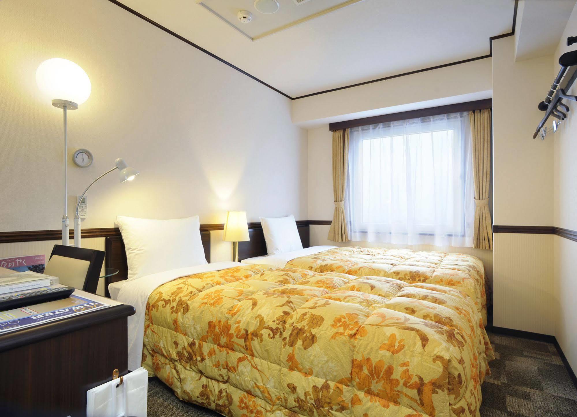Toyoko Inn Sakudaira-Eki Asama-Guchi מראה חיצוני תמונה