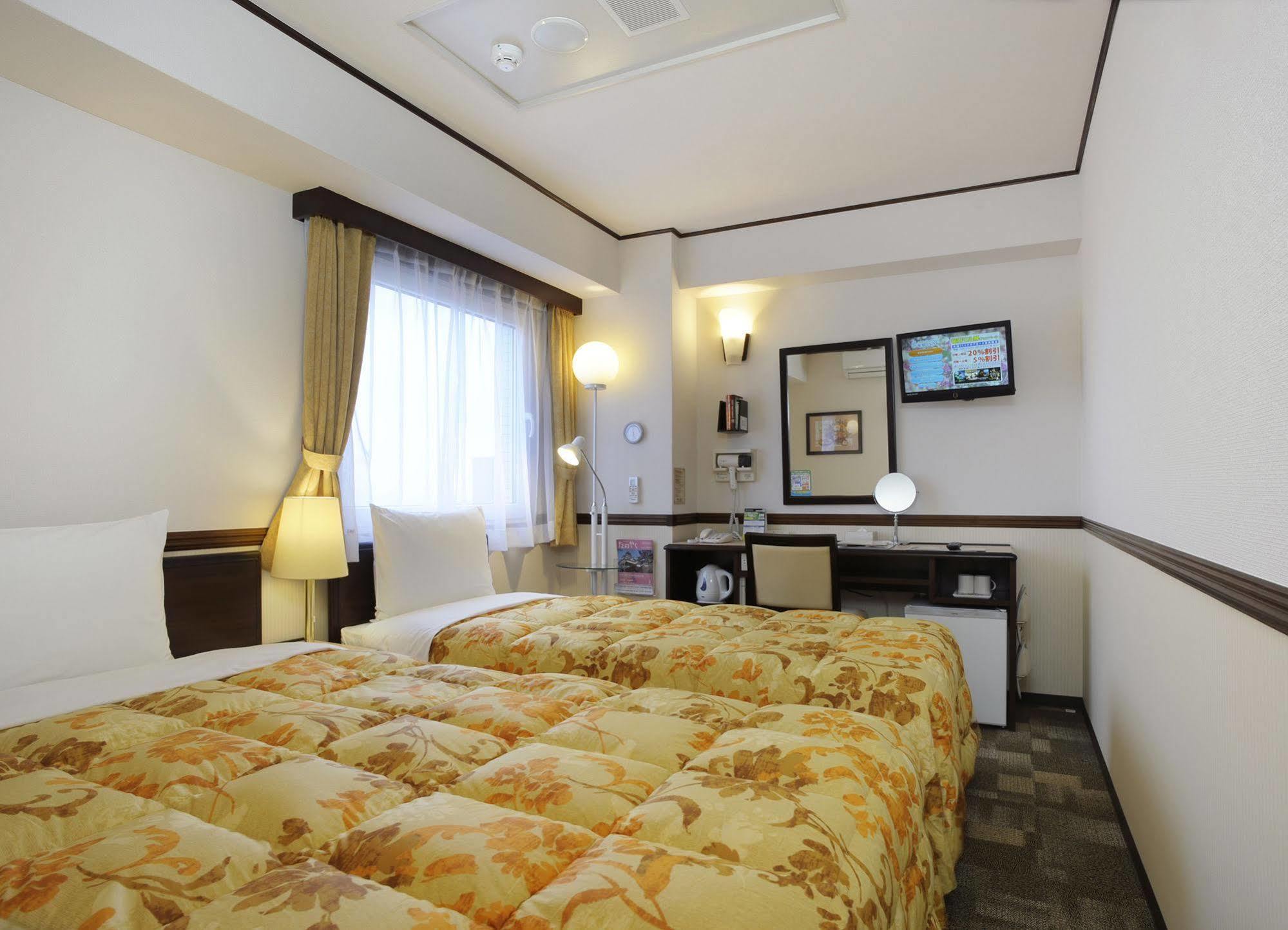 Toyoko Inn Sakudaira-Eki Asama-Guchi מראה חיצוני תמונה