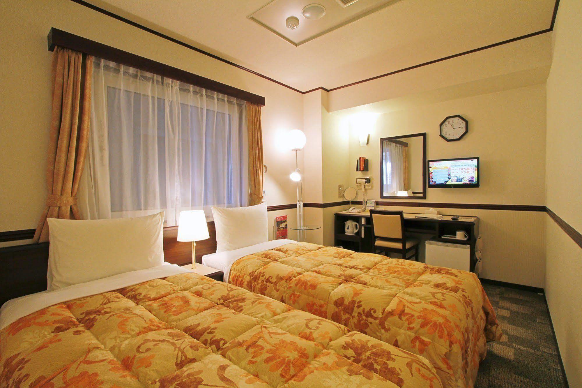 Toyoko Inn Sakudaira-Eki Asama-Guchi מראה חיצוני תמונה
